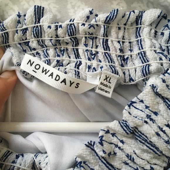 Nowadays Cropped Bohemian Off-Shoulders Top - Picture 2 of 3